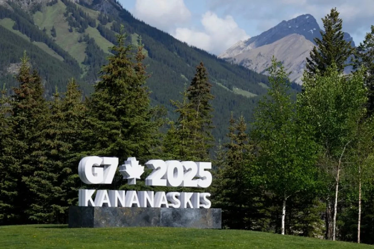 G7 sammiti zamanı hava məkanını pozan təyyarə aşkarlandı