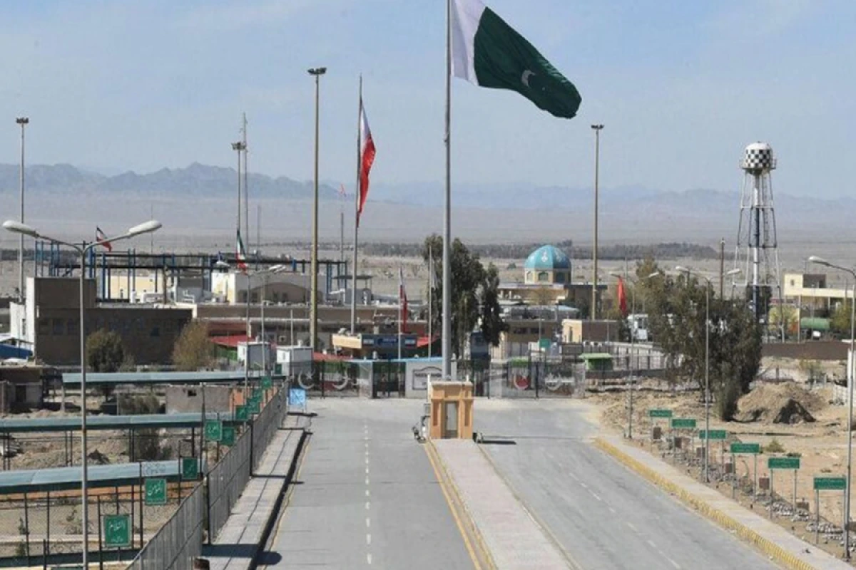 Pakistan İranla sərhədini bağladı
