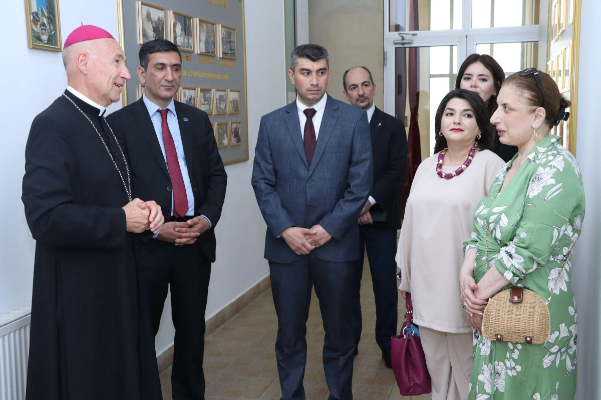 Dini Komitə yanında İctimai Şuranın üzvləri Katolik Kilsəsini ziyarət etdilər — 1