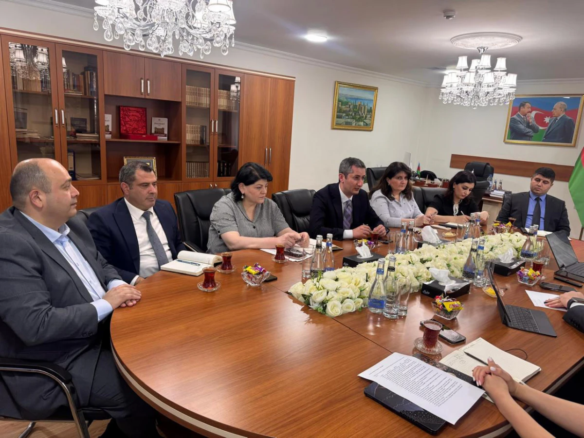 “Elm və təhsilə birgə baxış” layihəsi çərçivəsində görüş keçirildi — 1