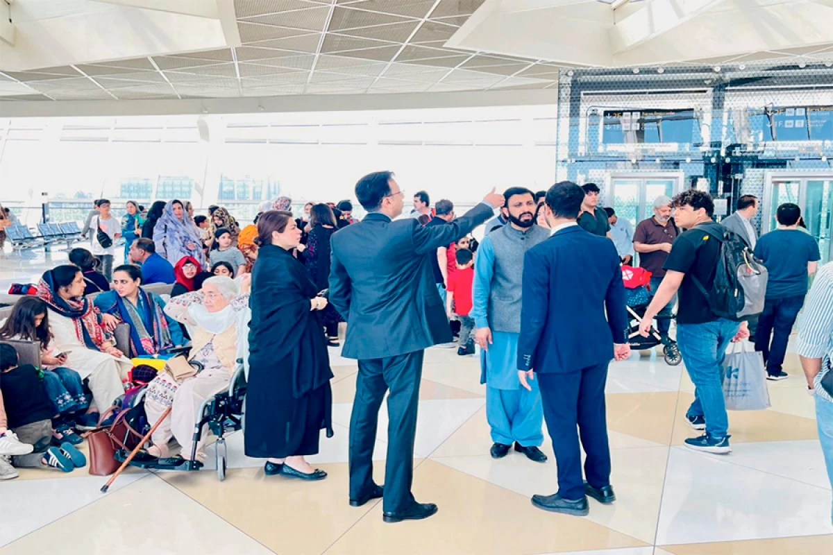 Pakistan İrandakı səfirliyinin əməkdaşlarını Azərbaycana təxliyə etdi