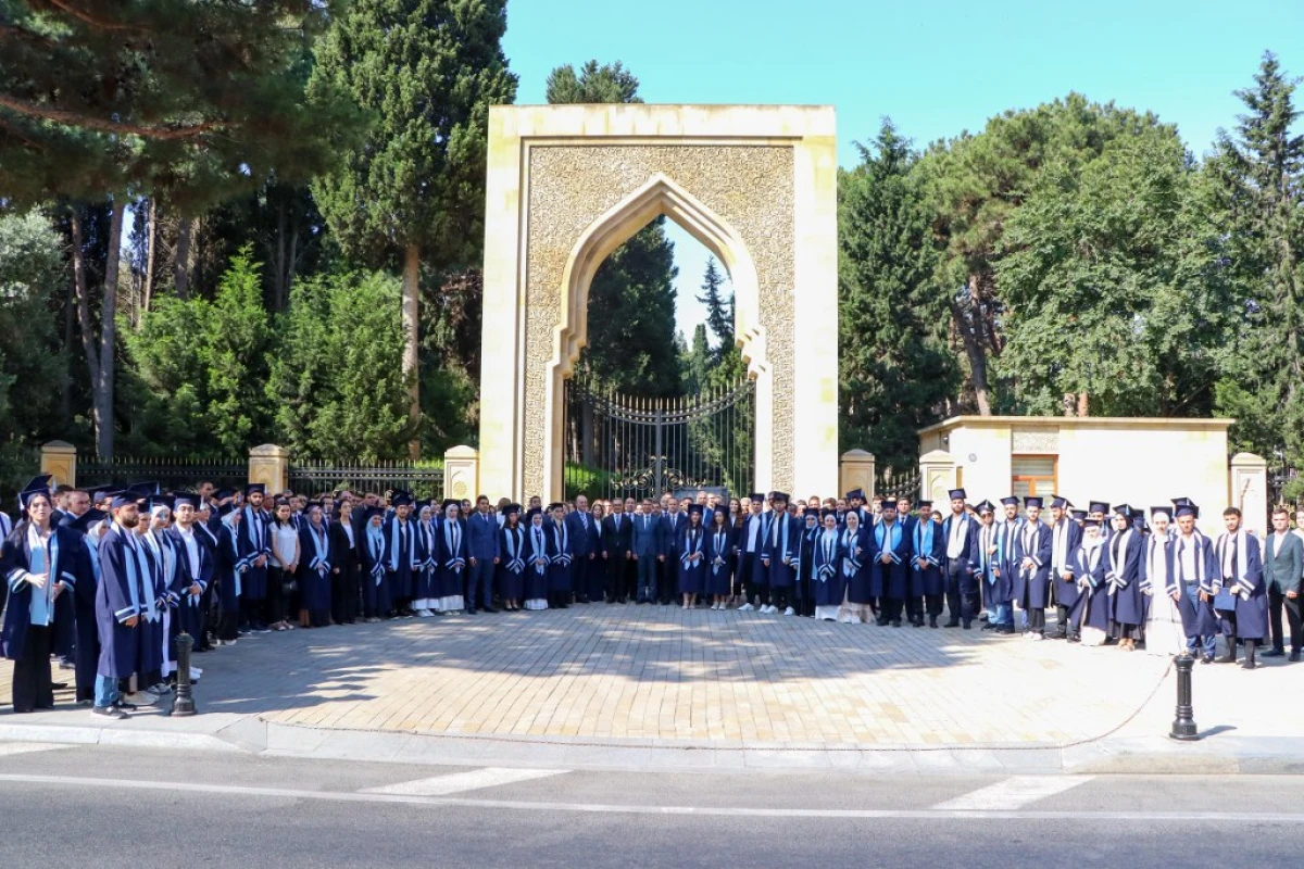 DQİDK kollektivi Fəxri xiyabanı ziyarət etdi — 4