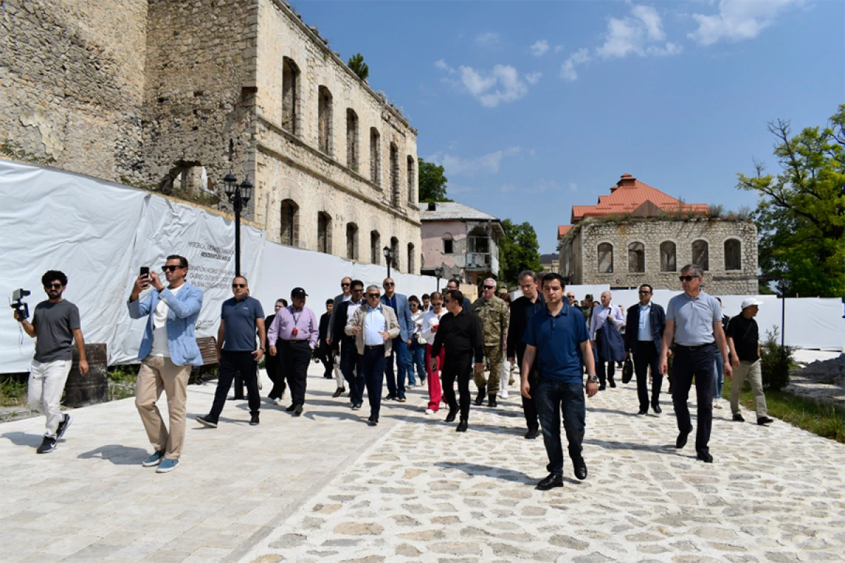 Diplomatik korpusun nümayəndələri Şuşa şəhəri ilə tanış oldular