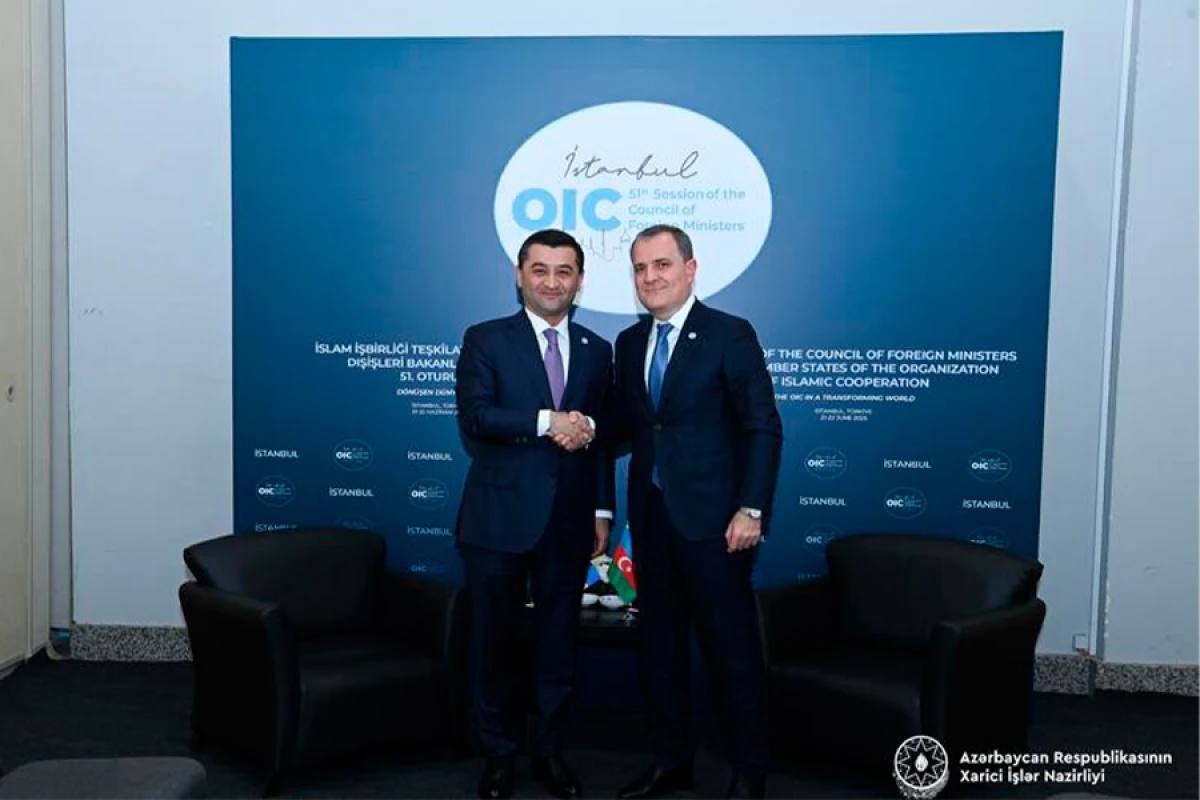 Ceyhun Bayramov özbəkistanlı həmkarı ilə görüşdü