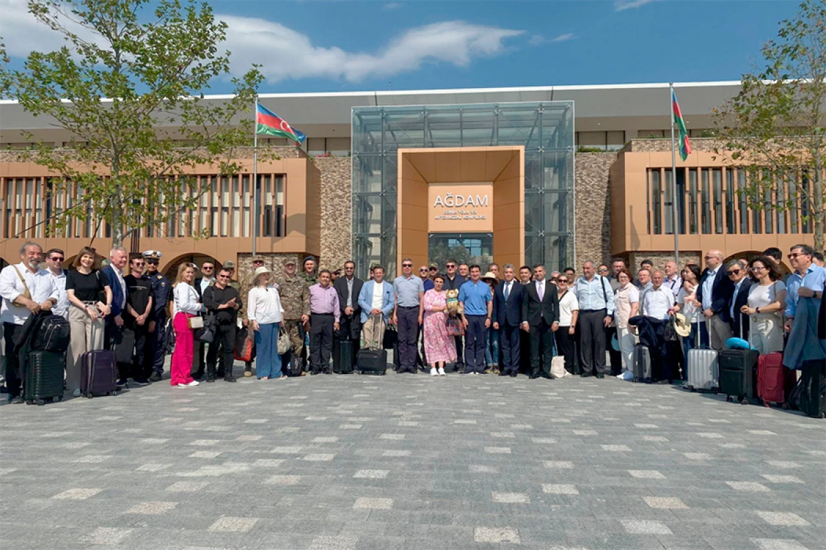 Hikmət Hacıyev diplomatik korpus nümayəndələrinin Qarabağa səfərinin başa çatması ilə bağlı paylaşım etdi