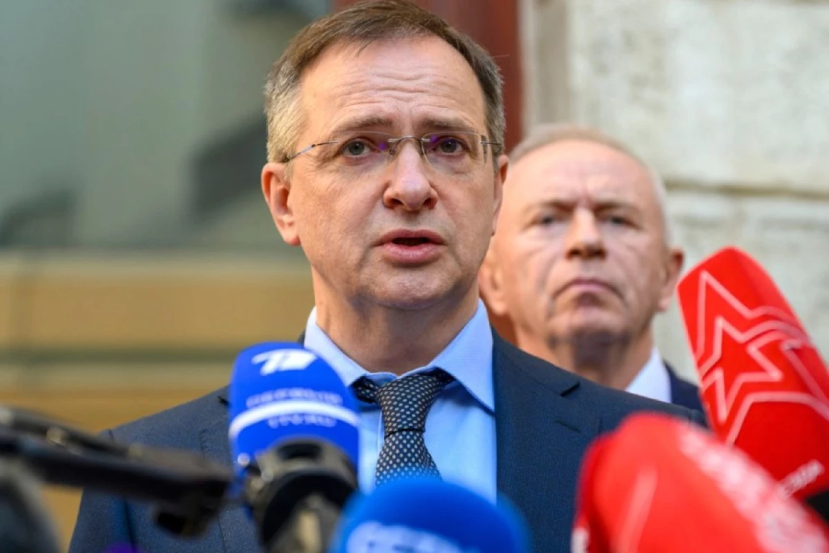 Medinski: “Kiyev də XVII əsr İsveç kimi sərfəli sülh şərtlərini qəbul etmir”