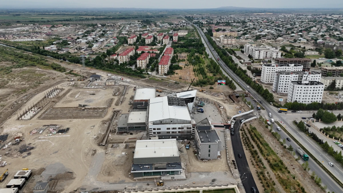 Prezident İlham Əliyev Yevlax Olimpiya İdman Kompleksində görülmüş işlərlə tanış oldu - YENİLƏNDİ — 1