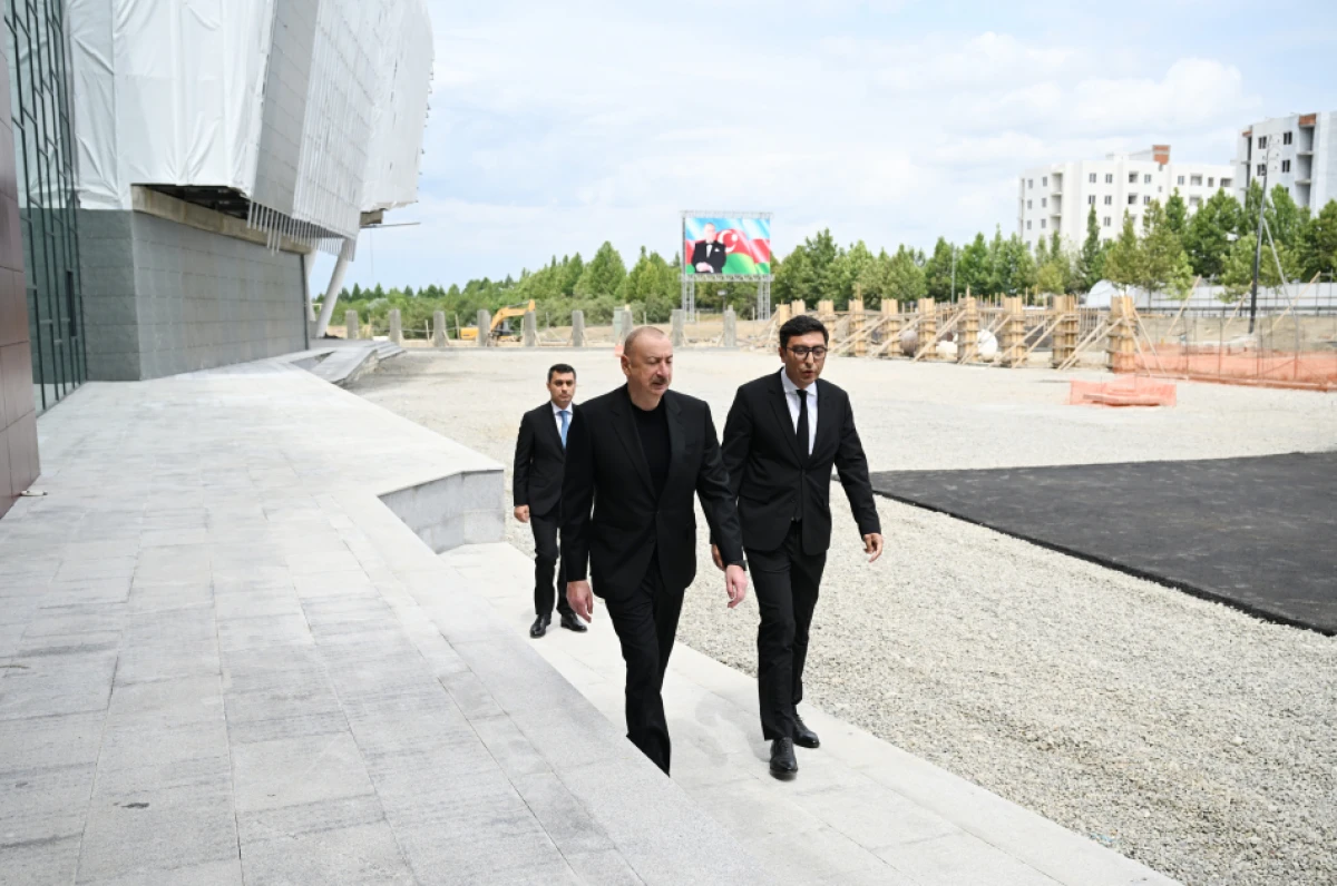 Prezident İlham Əliyev Yevlax Olimpiya İdman Kompleksində görülmüş işlərlə tanış oldu - YENİLƏNDİ — 5
