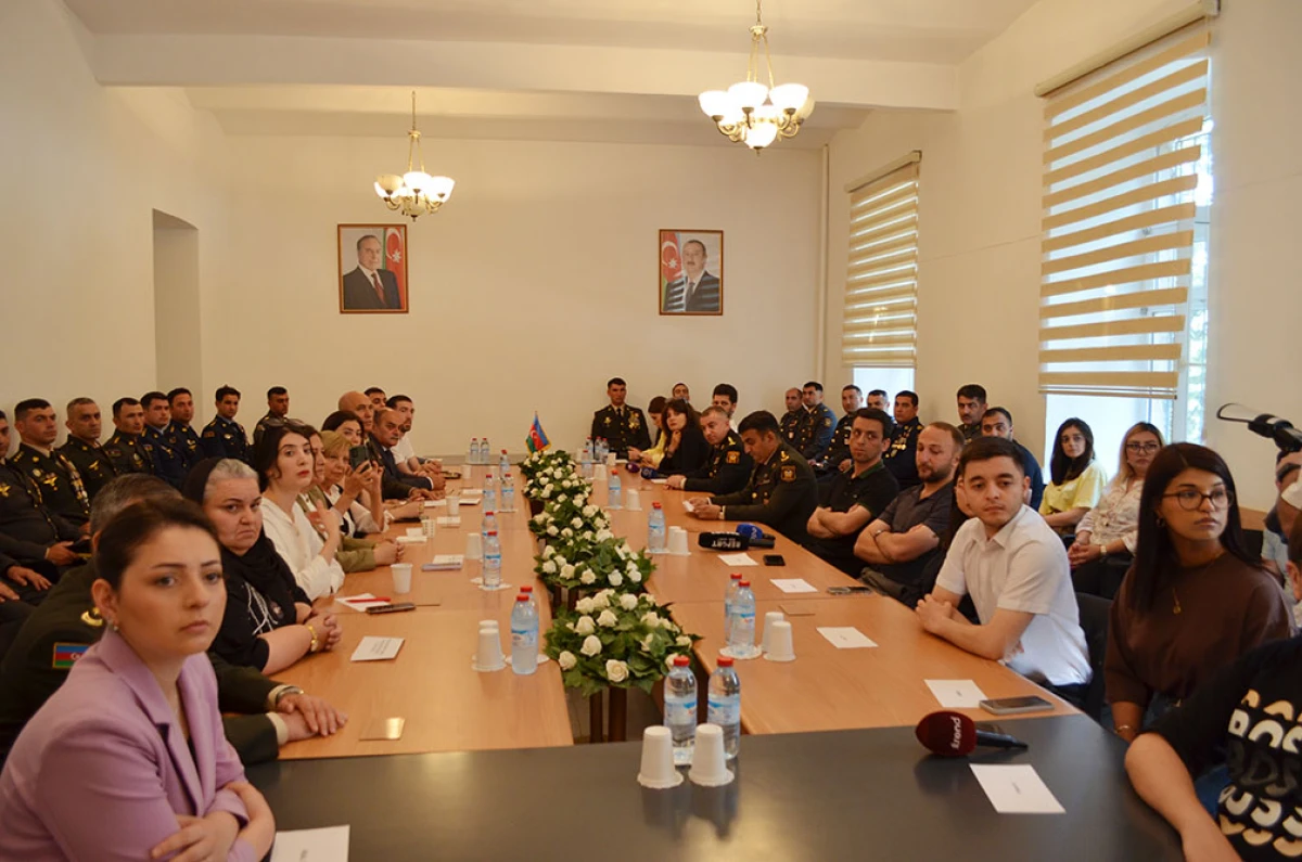 Müdafiə Nazirliyində media və QHT nümayəndələri ilə görüş keçirildi — 2
