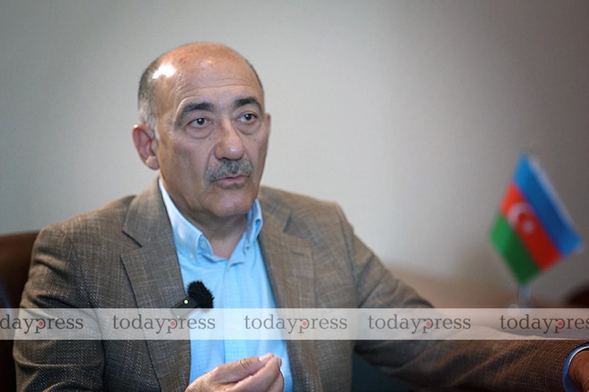 Əbülfəs Qarayev: “Musiqi müəllimlərin səviyyəsi yaxşı deyil”