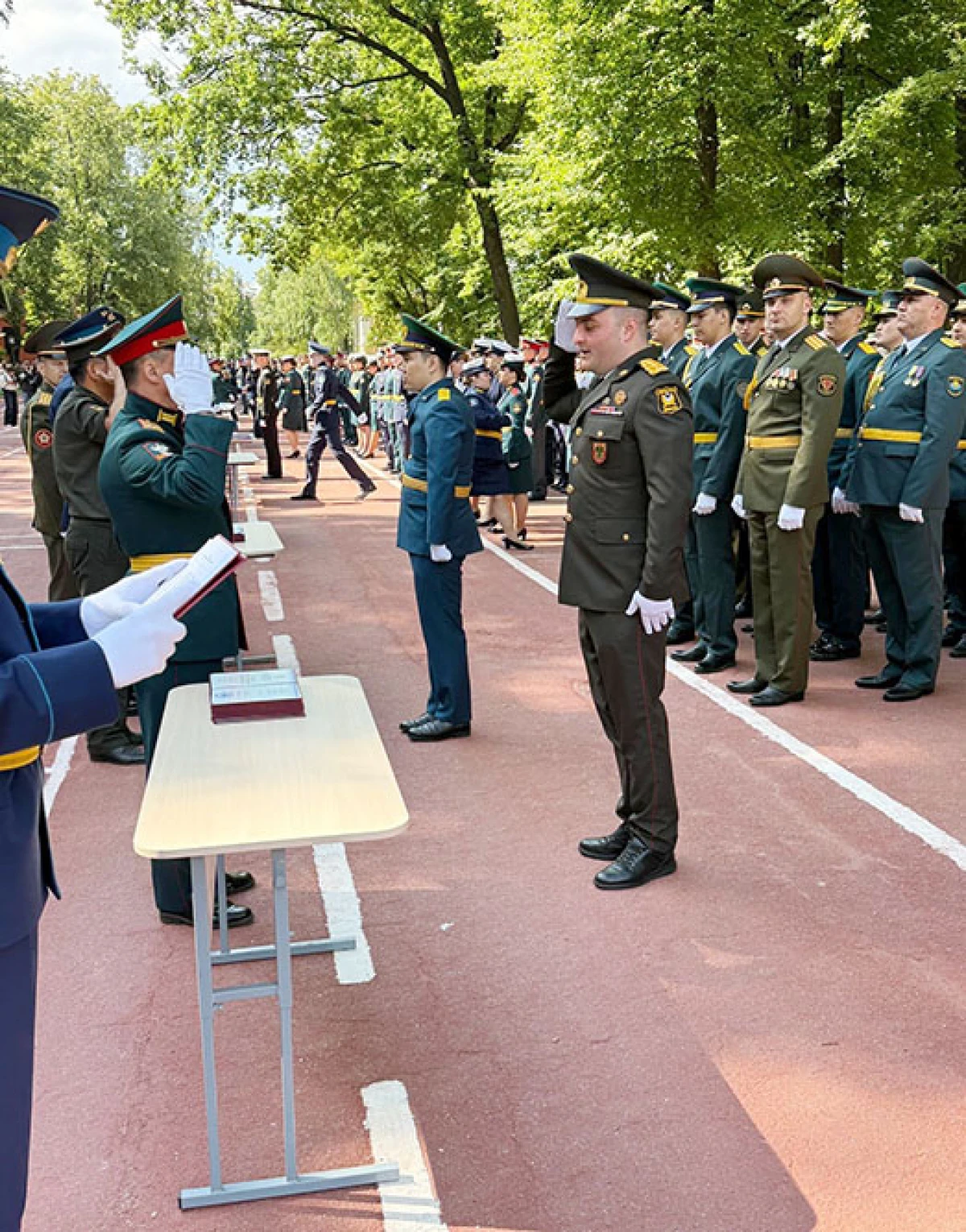 Rusiyada təhsilini bitirən hərbçilərə diplomlar təqdim edildi — 3