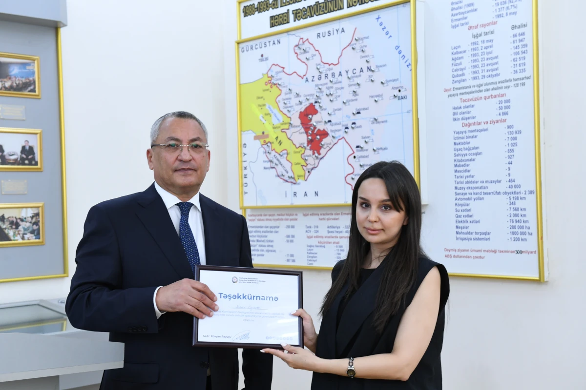 Dövlət Komitəsi dövlət qulluqçularının peşə bayramını qeyd etdi — 7