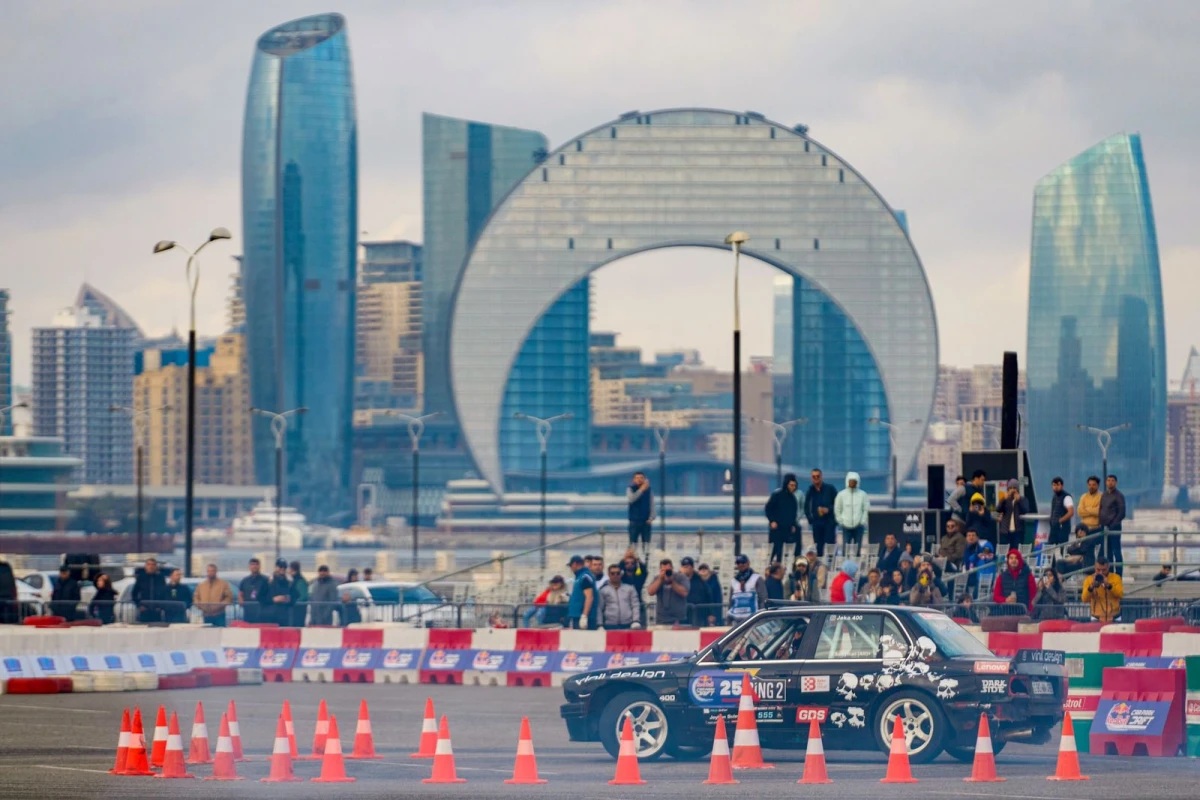 Red Bull Car Park Drift tam sürətlə yenidən Bakıda! — 1
