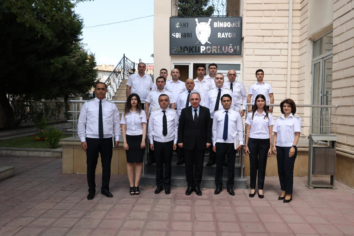Baş prokuror Binəqədidə vətəndaşları qəbul etdi — 1