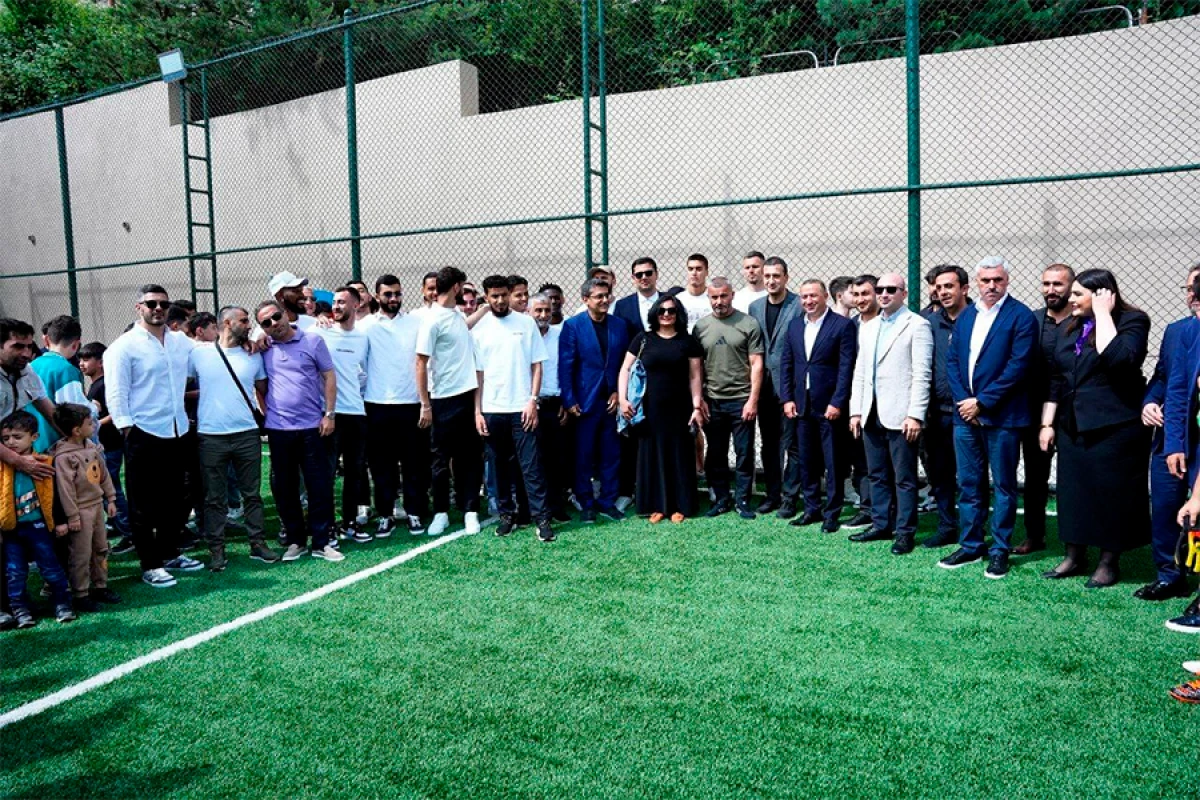 “Qarabağ” klubunun heyəti Şuşada sakinlərlə görüşüb