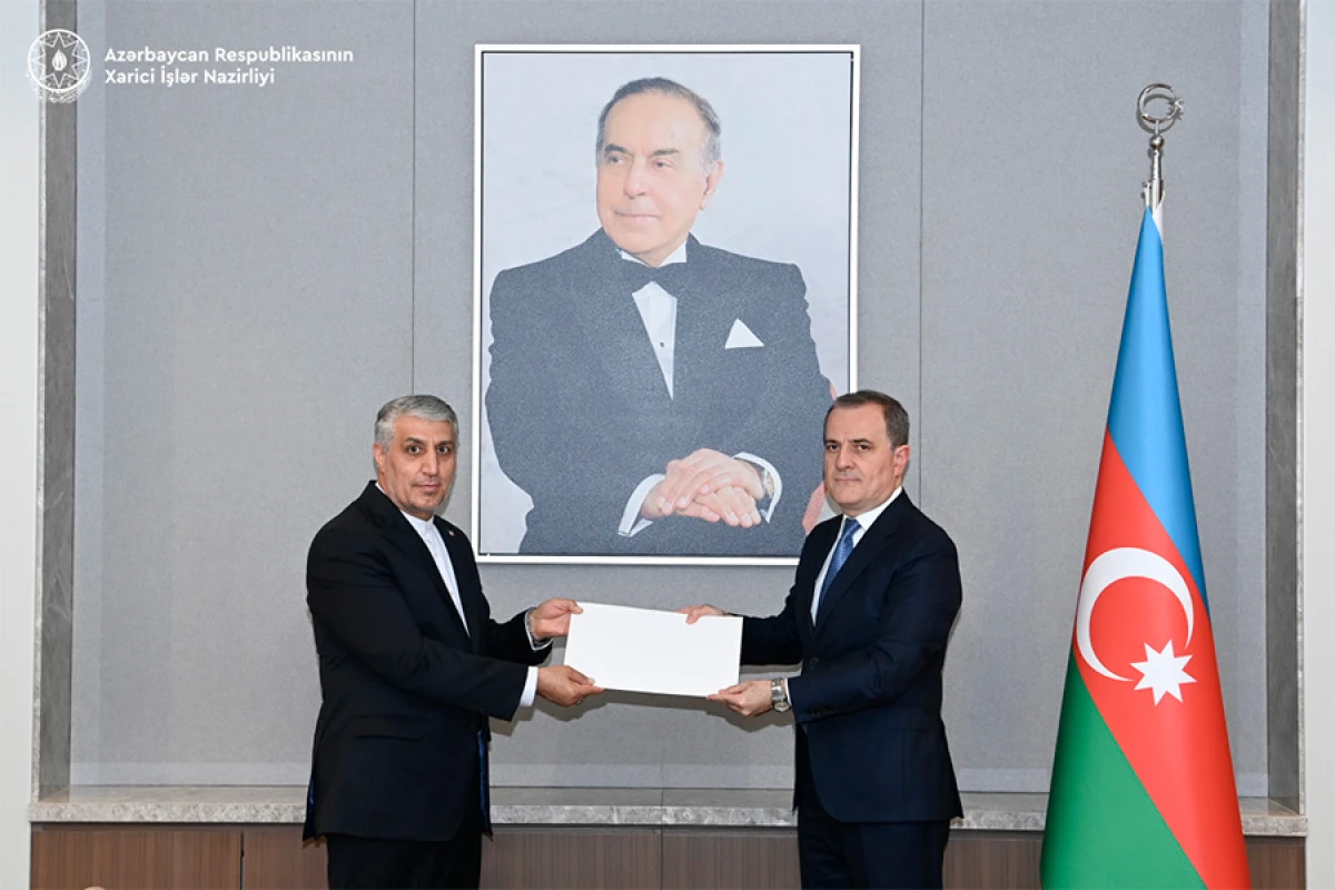 Ceyhun Bayramov İranın yeni təyin olunmuş səfiri ilə görüşdü
