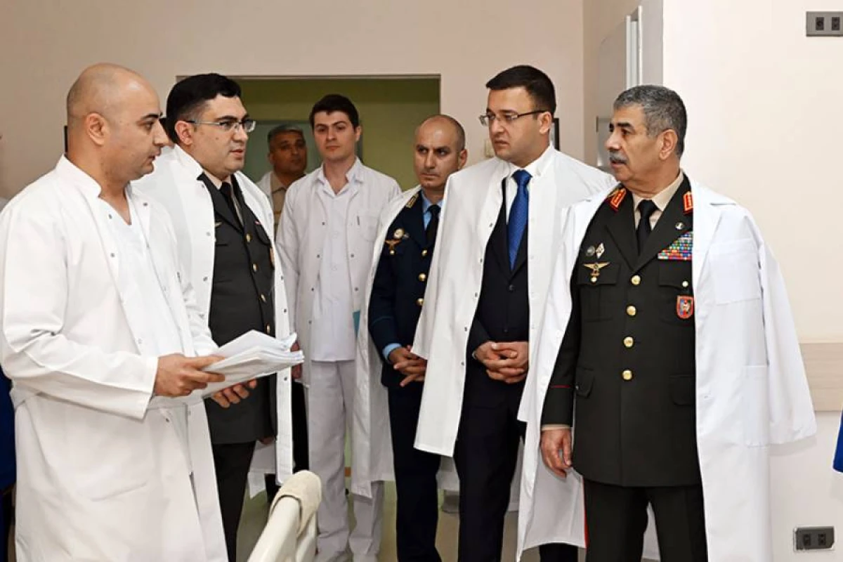 Müdafiə Nazirliyinin rəhbərliyi hospitalı ziyarət etdi
