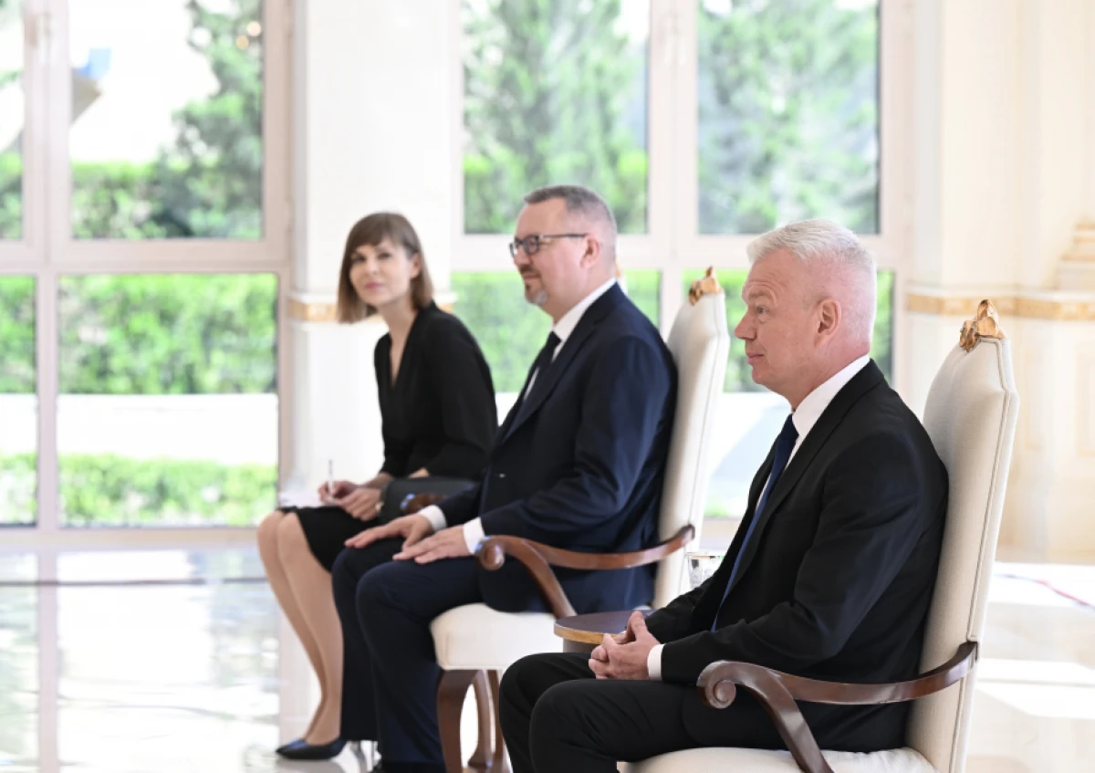 Prezident İlham Əliyev Polşanın ölkəmizdə yeni təyin olunmuş səfirinin etimadnaməsini qəbul etdi — 1