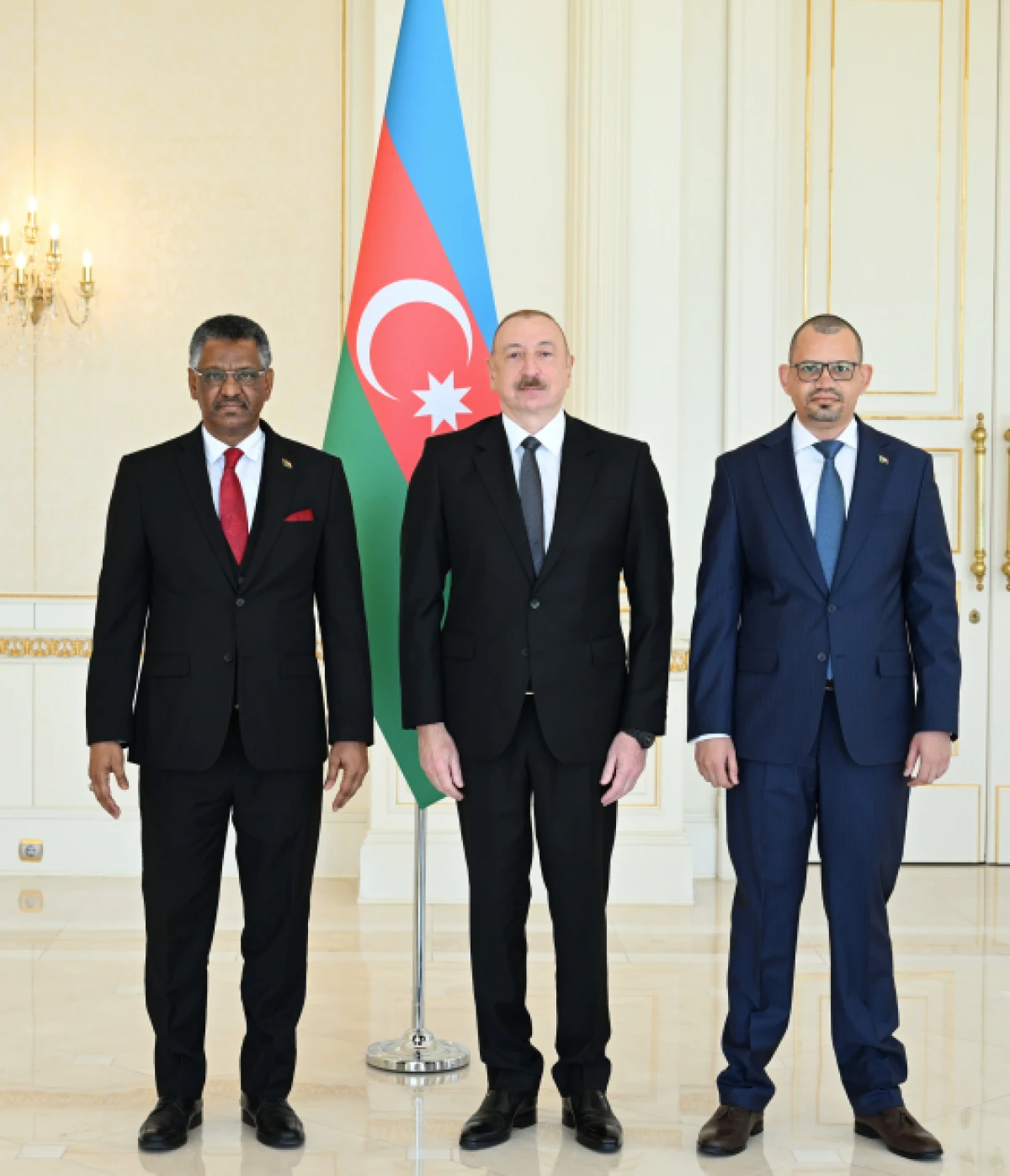 Prezident İlham Əliyev Sudanın ölkəmizdə yeni təyin olunmuş səfirinin etimadnaməsini qəbul etdi — 4