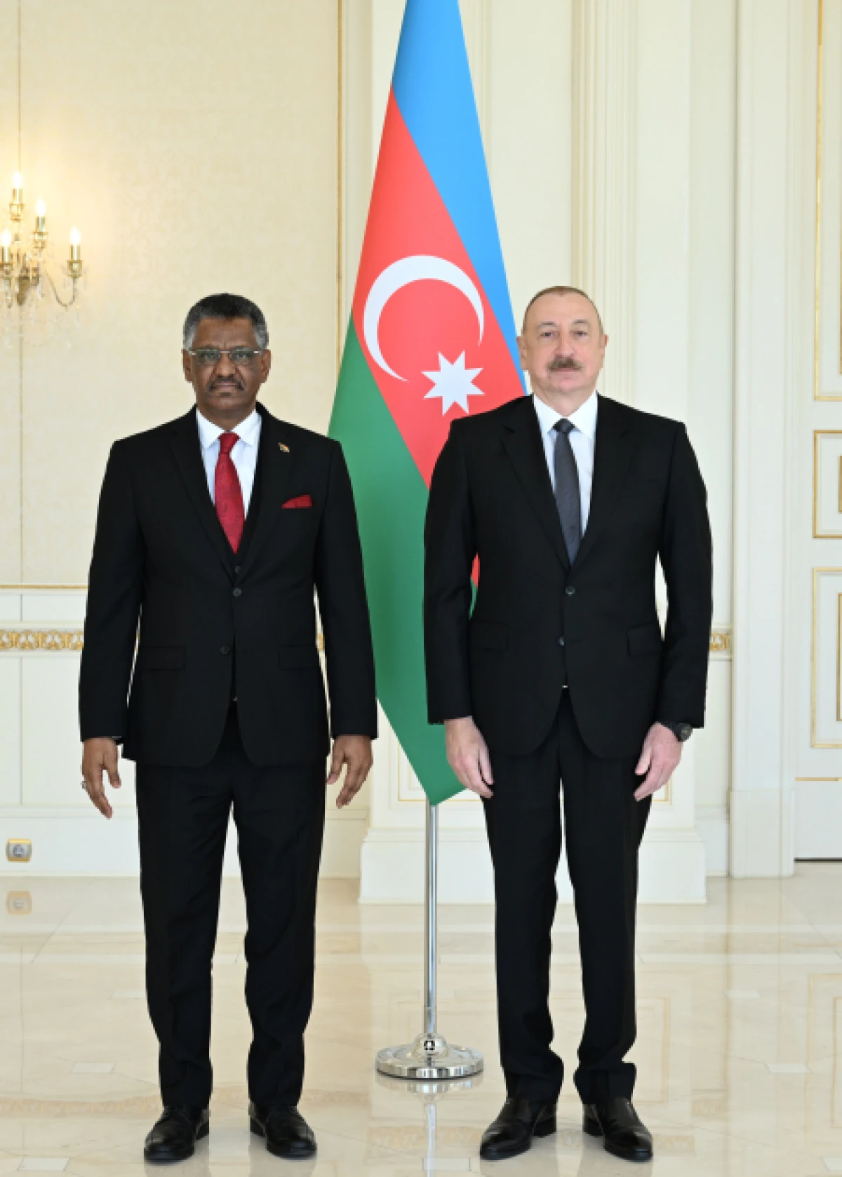 Prezident İlham Əliyev Sudanın ölkəmizdə yeni təyin olunmuş səfirinin etimadnaməsini qəbul etdi — 5