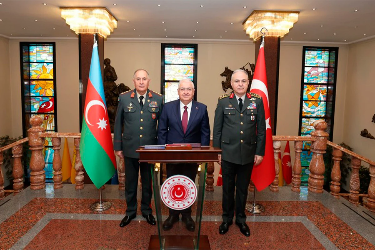 Kərim Vəliyev Türkiyənin milli müdafiə naziri ilə görüşdü