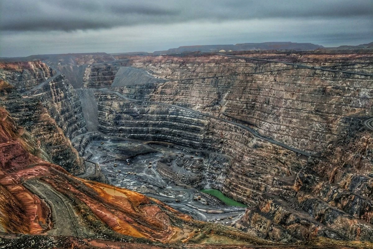 Rusiya irəliləyişi Ukraynanın metal yataqlarına çıxışını məhdudlaşdırır