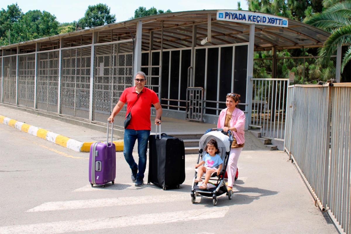 Bir qrup xarici vətəndaş İrandan Azərbaycan vasitəsilə təxliyə olundu