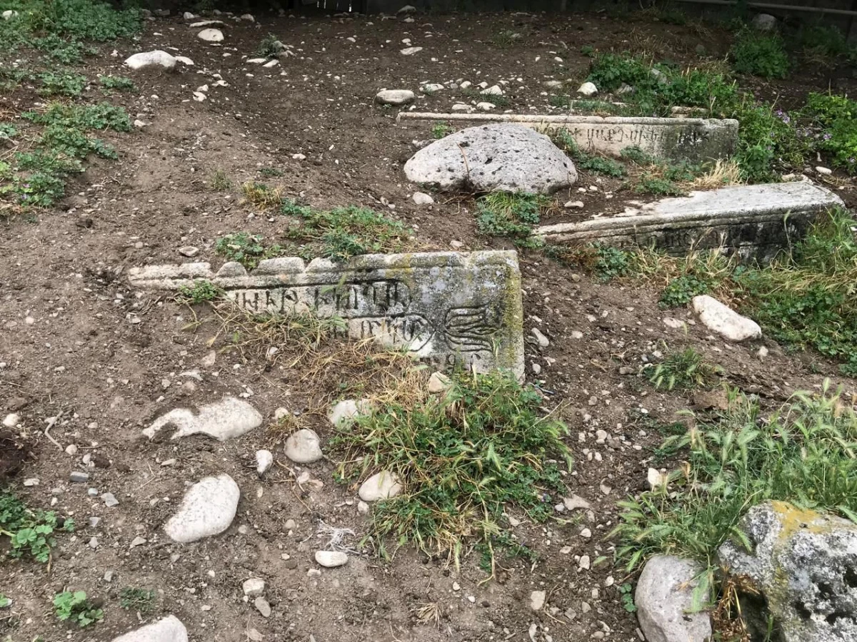 İsmayıllıda alban tayfalarına aid qəbiristanlıqlar, ibadətgah qalıqları və məişətə dair materiallar aşkarlandı — 2