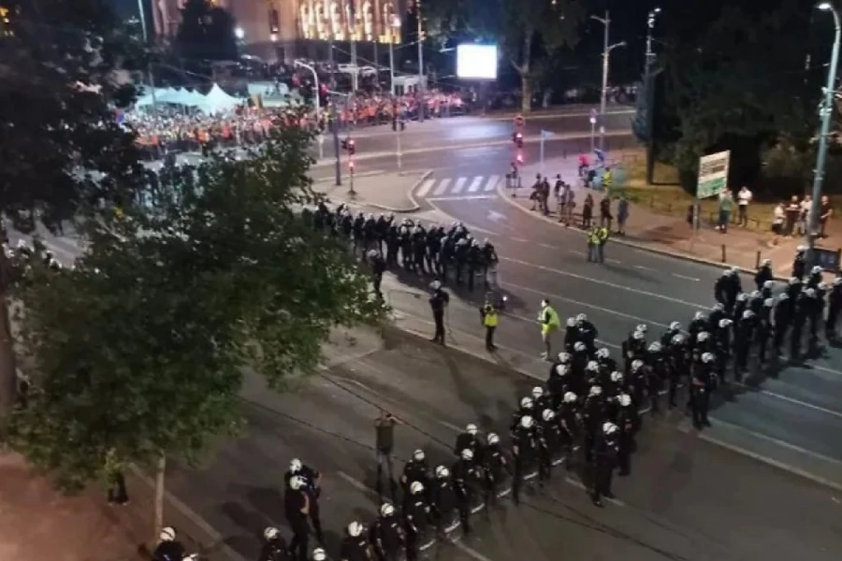 Belqradda etirazlar zamanı 48 polis yaralandı