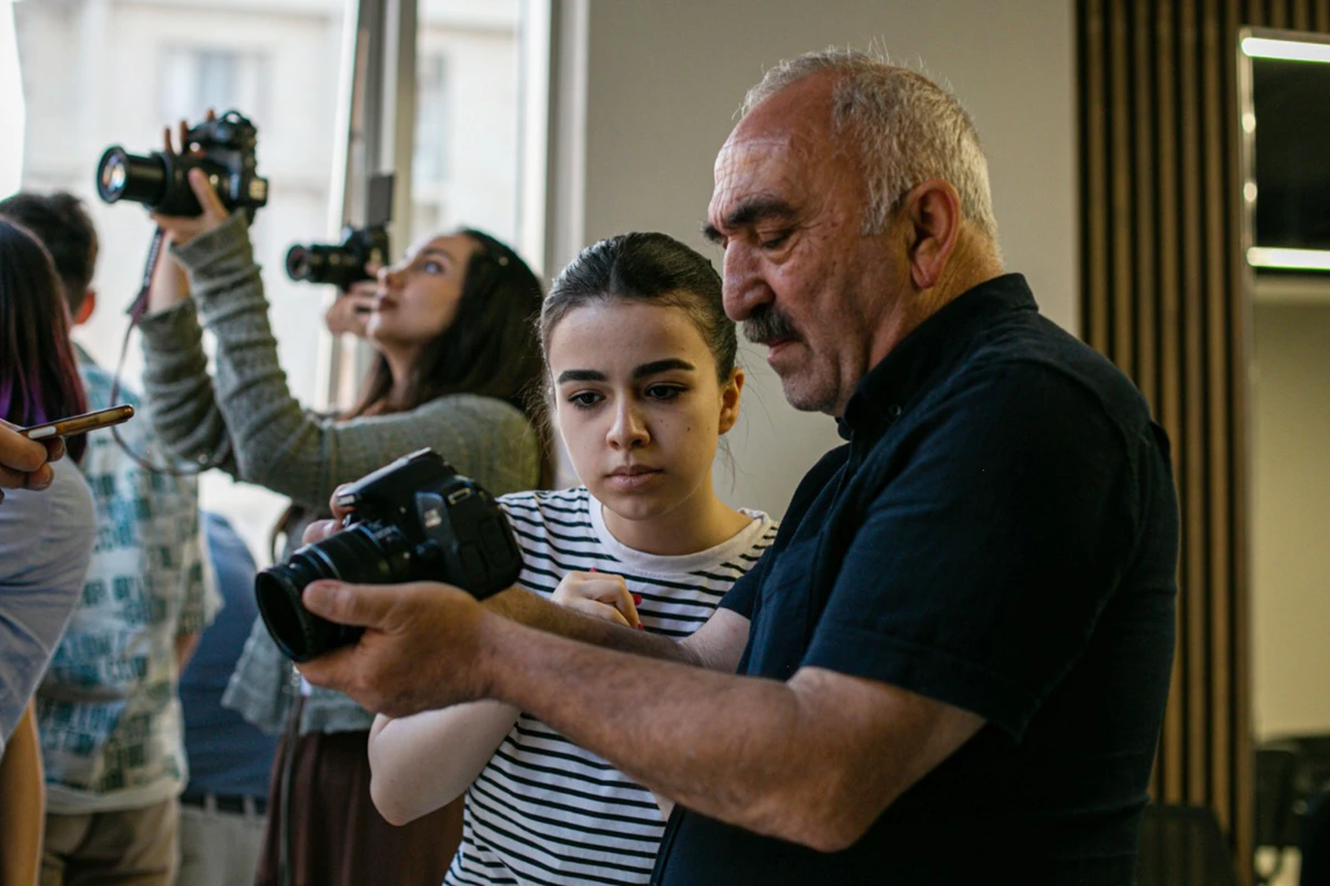 Gənclərə fotoqrafiya üzrə təlim kursu keçirilir — 2