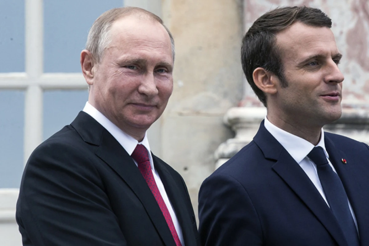 Putin Makronla telefon danışığı apardı