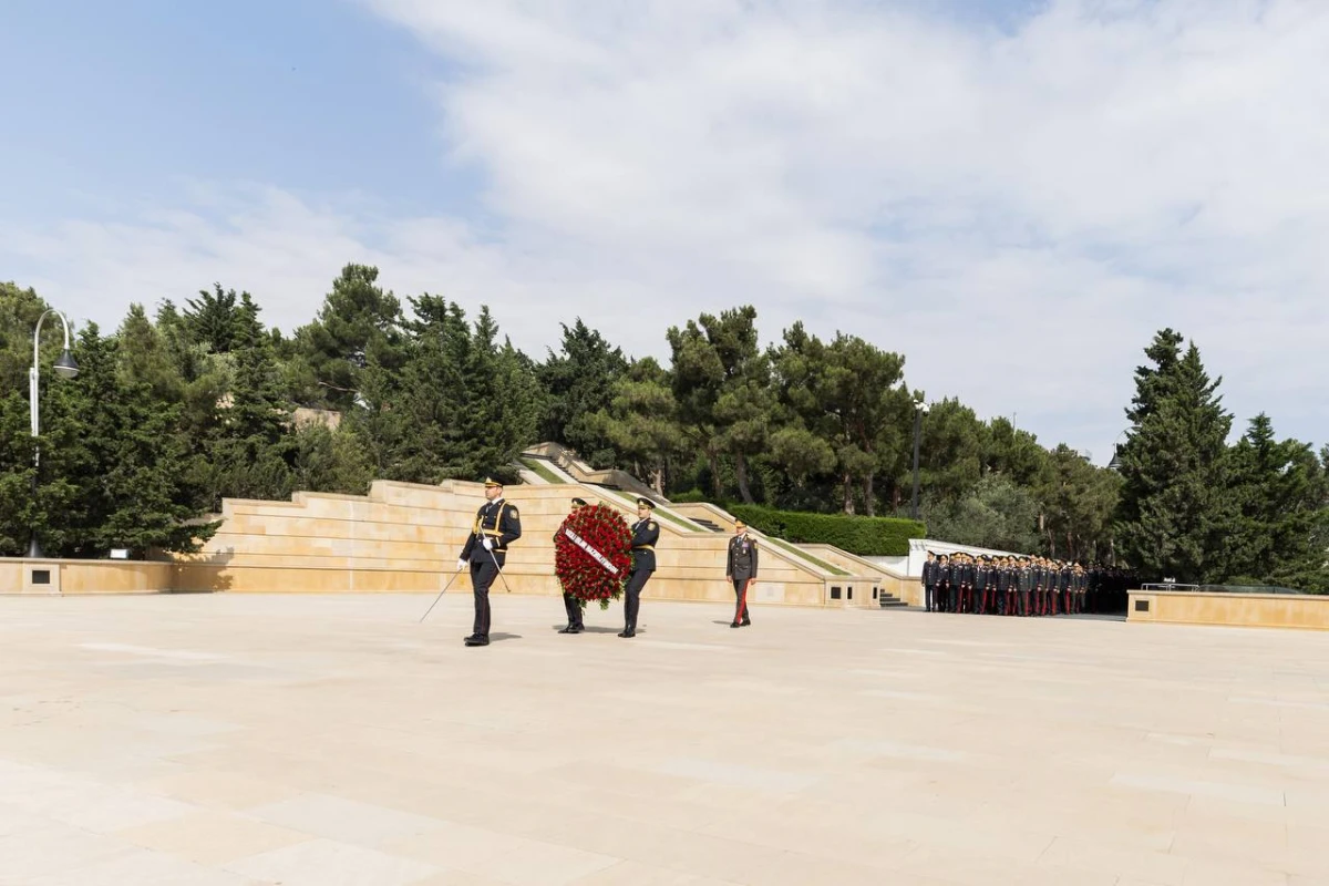 DİN rəhbərliyi Heydər Əliyevin məzarını ziyarət etdi — 3