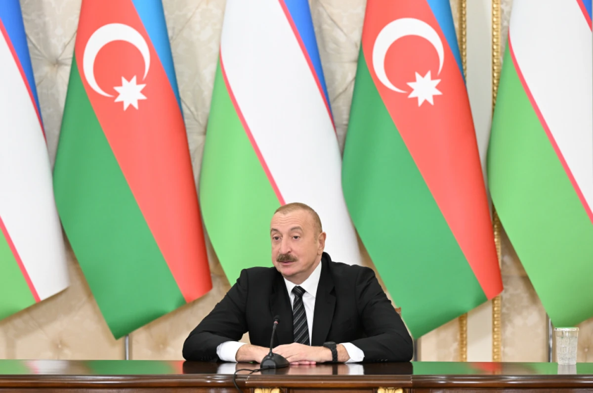 Azərbaycan Prezidenti İlham Əliyev və Özbəkistan Prezidenti Şavkat Mirziyoyev mətbuata bəyanatlarla çıxış etdilər - YENİLƏNDİ — 7