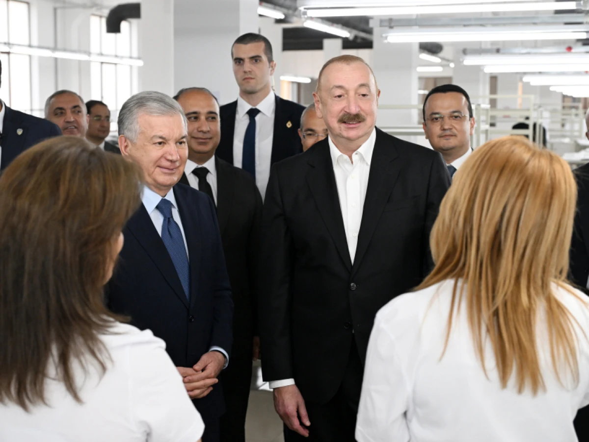 Azərbaycan və Özbəkistan prezidentləri Xankəndidəki “Businesstex JV” tikiş fabrikinin fəaliyyəti ilə tanış oldular — 4