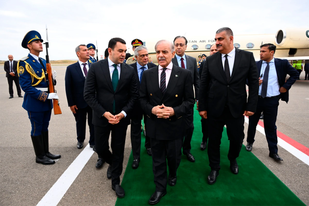 Pakistanın Baş naziri Məhəmməd Şahbaz Şərifin Azərbaycana səfəri başladı