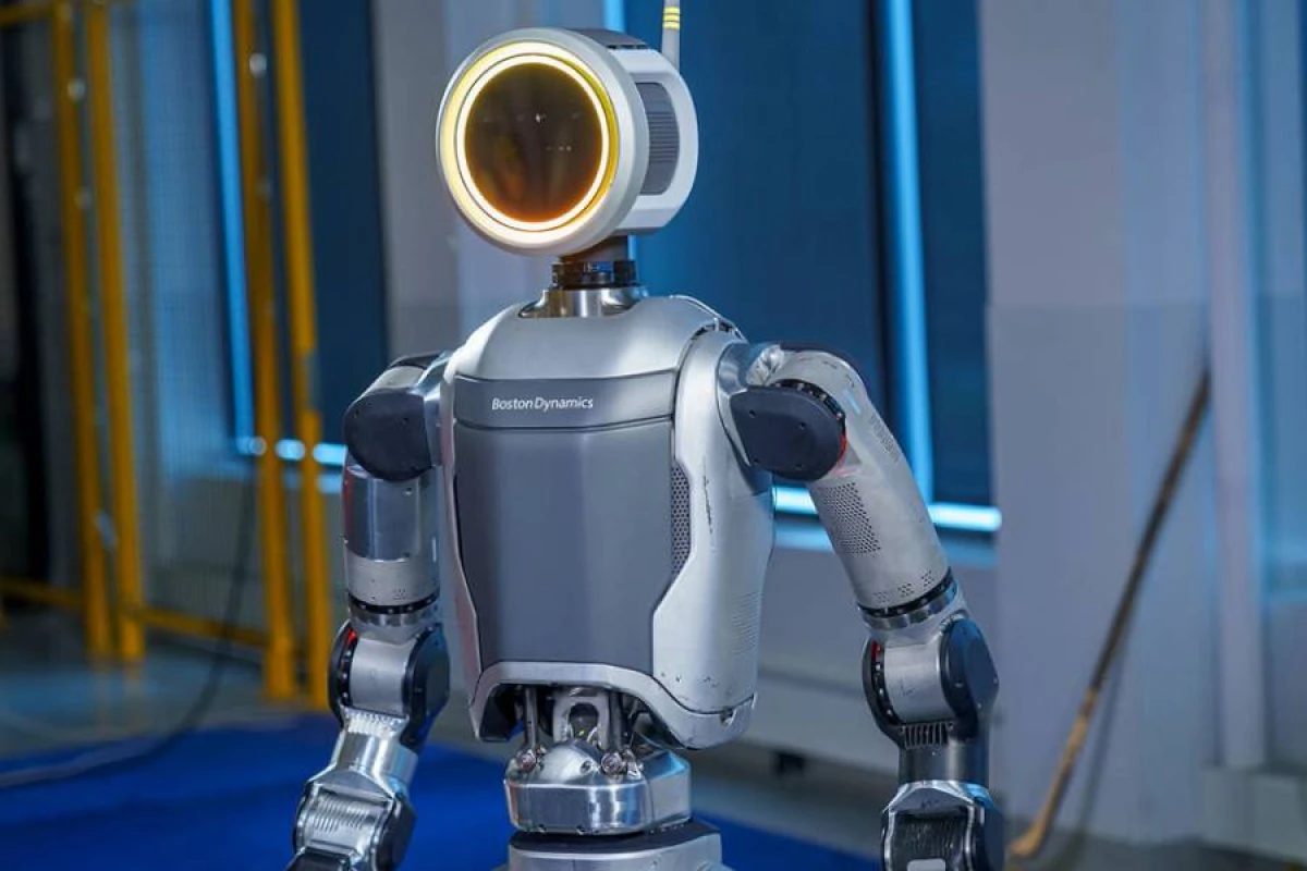 "Hyundai" humanoid robot "Atlas"dan istifadə edəcək