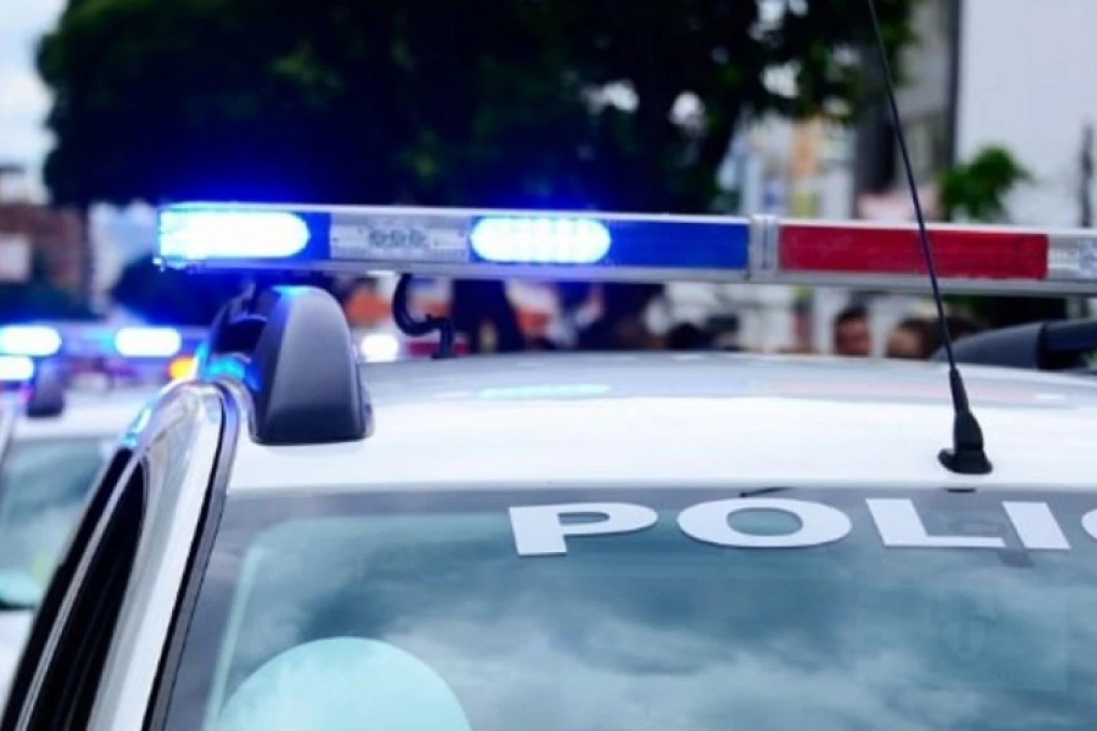 İrəvanda naməlum şəxs polis avtomobilini oğurlayaraq qaçdı