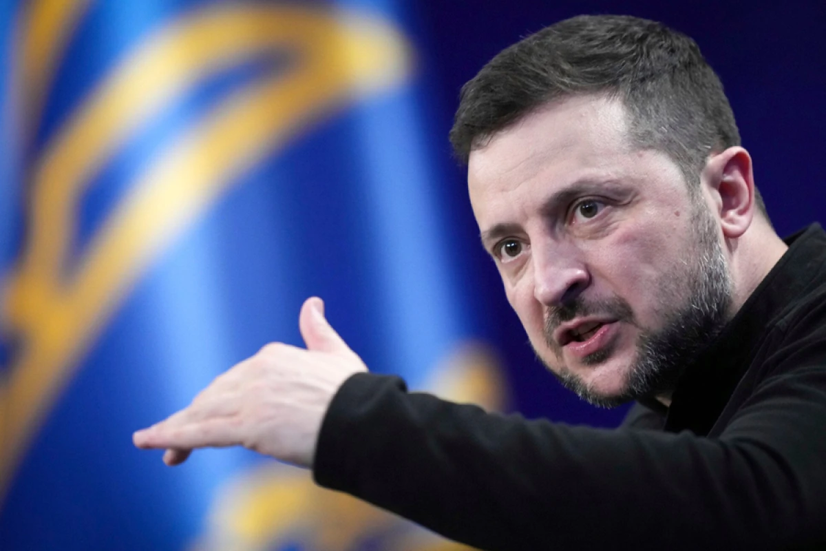 Zelenski: "Uzaq məsafədən zərbələr müharibənin sonunu yaxınlaşdıracaq"