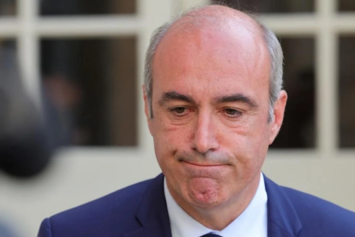 Fransada deputat intihar etdi