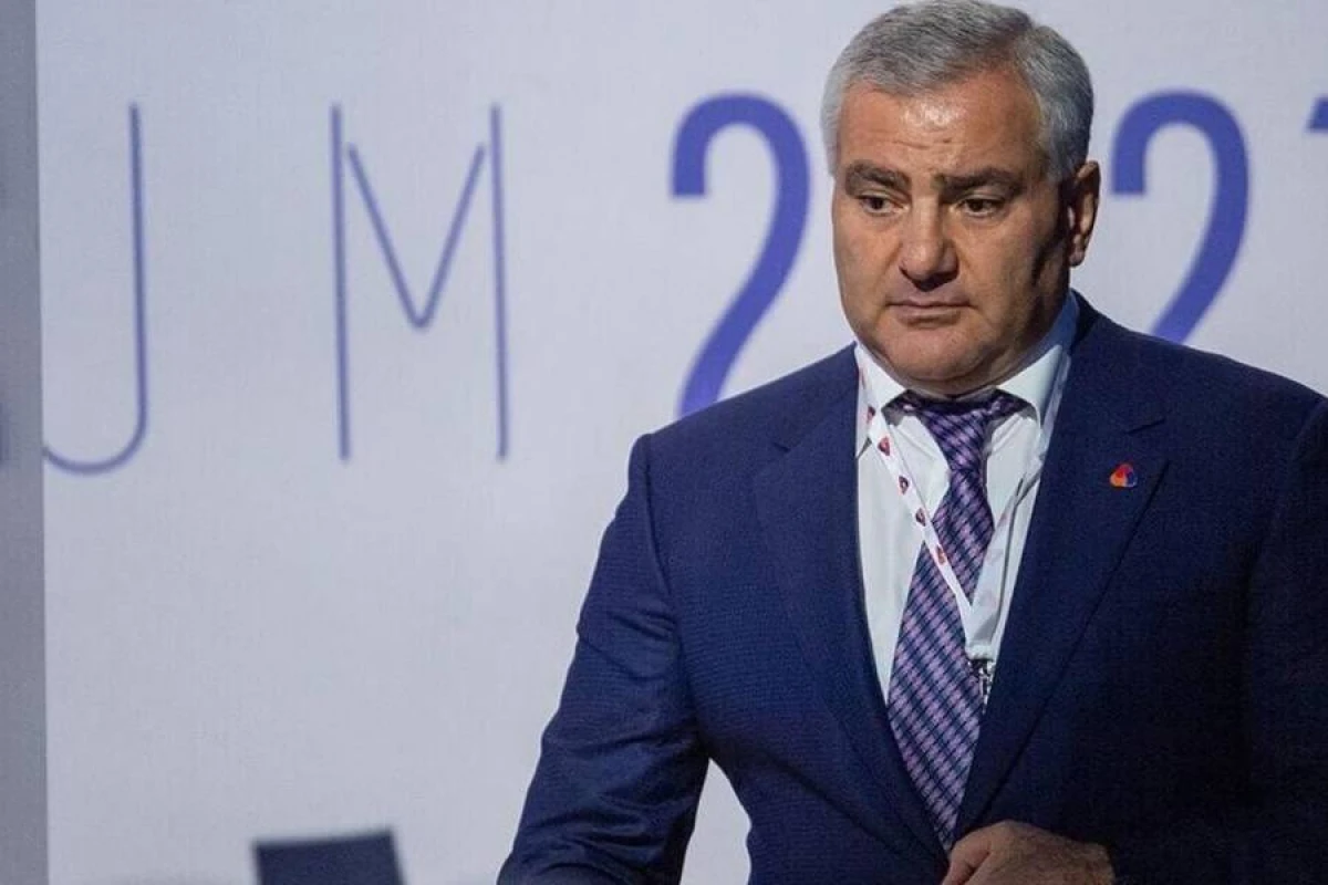 Karapetyan Paşinyanın mətbuat katibini məhkəməyə verdi