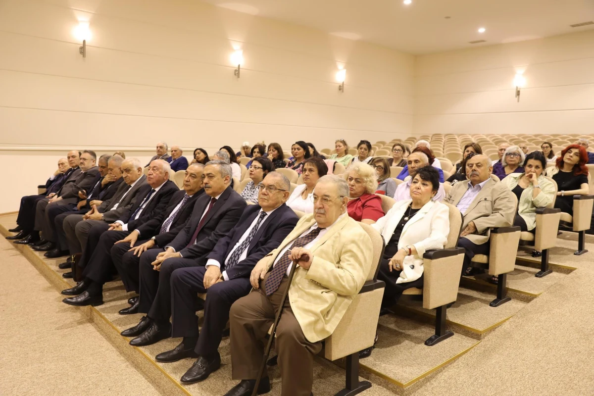 Səhiyyə naziri institutun yeni rektorunu kollektivə təqdim etdi — 3