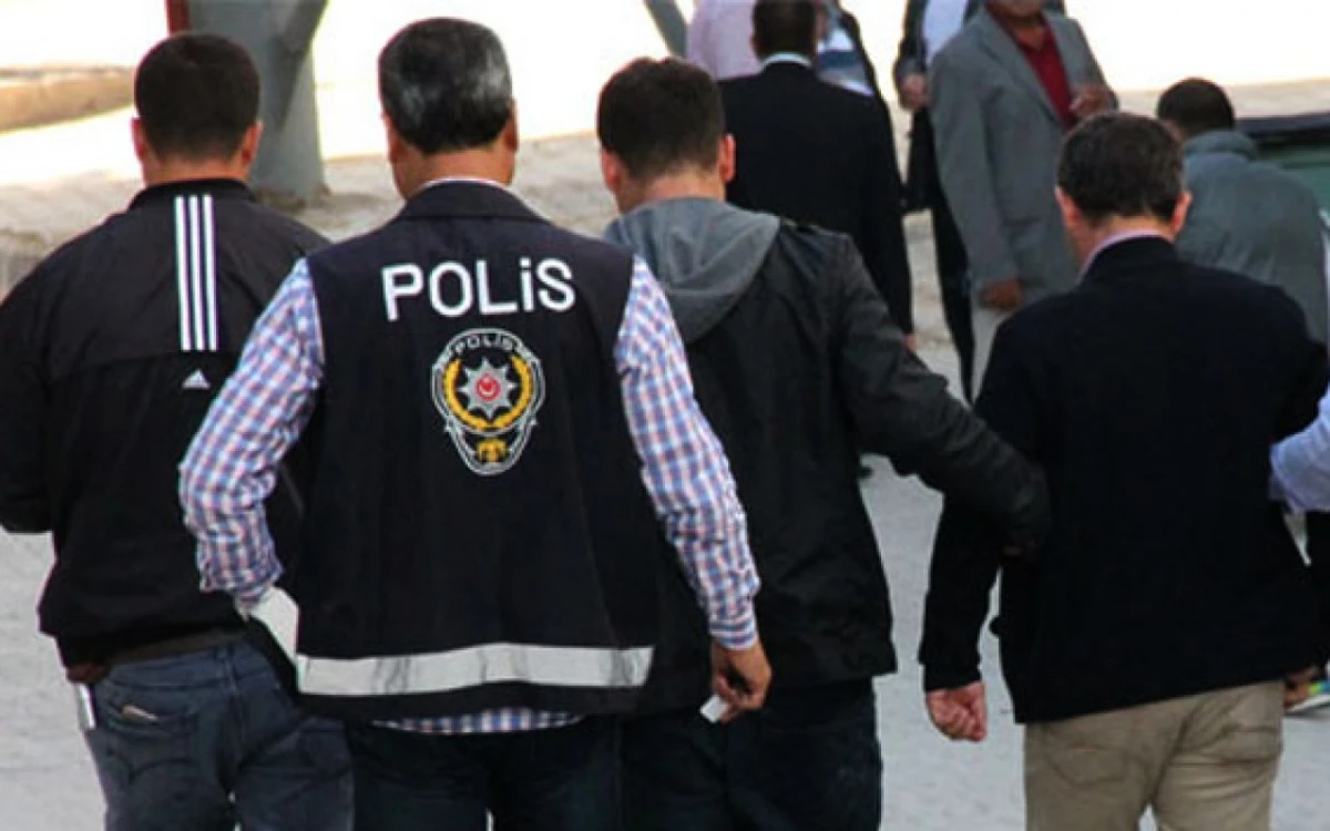 İstanbulda FETÖ-yə qarşı əməliyyat: 10 nəfər saxlanıldı
