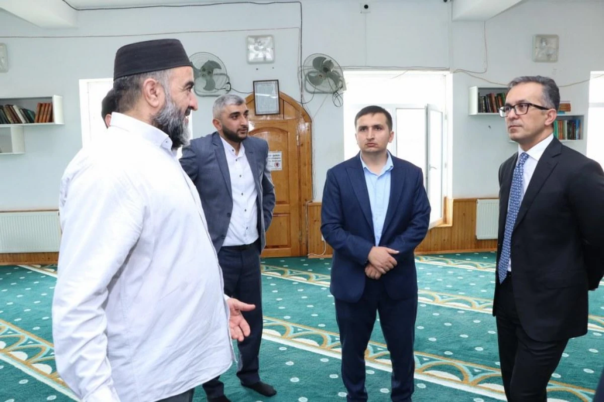 Ramin Məmmədov Qala qəsəbəsindəki iki məscidi ziyarət etdi — 5