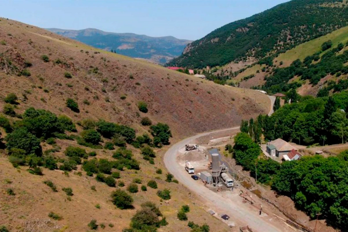 Yardımlı-Deman-Arvana avtomobil yolunda əsaslı bərpa işləri aparılır