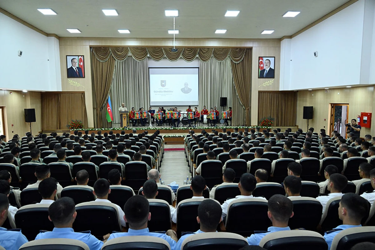 İntellektual qabiliyyətli bölmələrdən tərxis olunan gənclərlə görüş keçirildi — 3