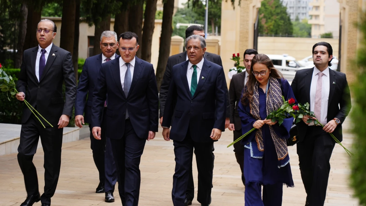 Ədliyyə naziri pakistanlı həmkarı ilə görüşdü — 1