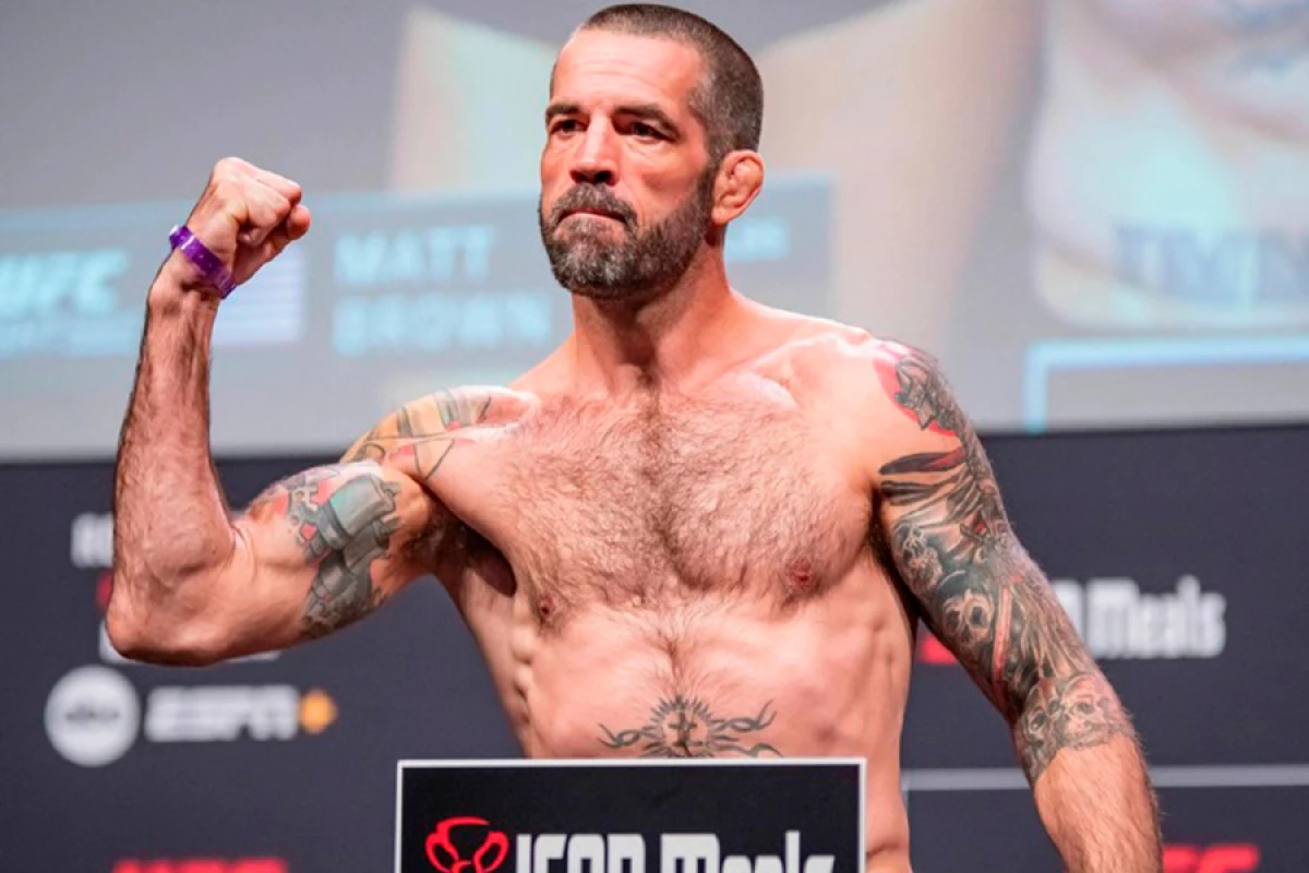 Amerikalı döyüşçü UFC-dən uzaqlaşdırıldı