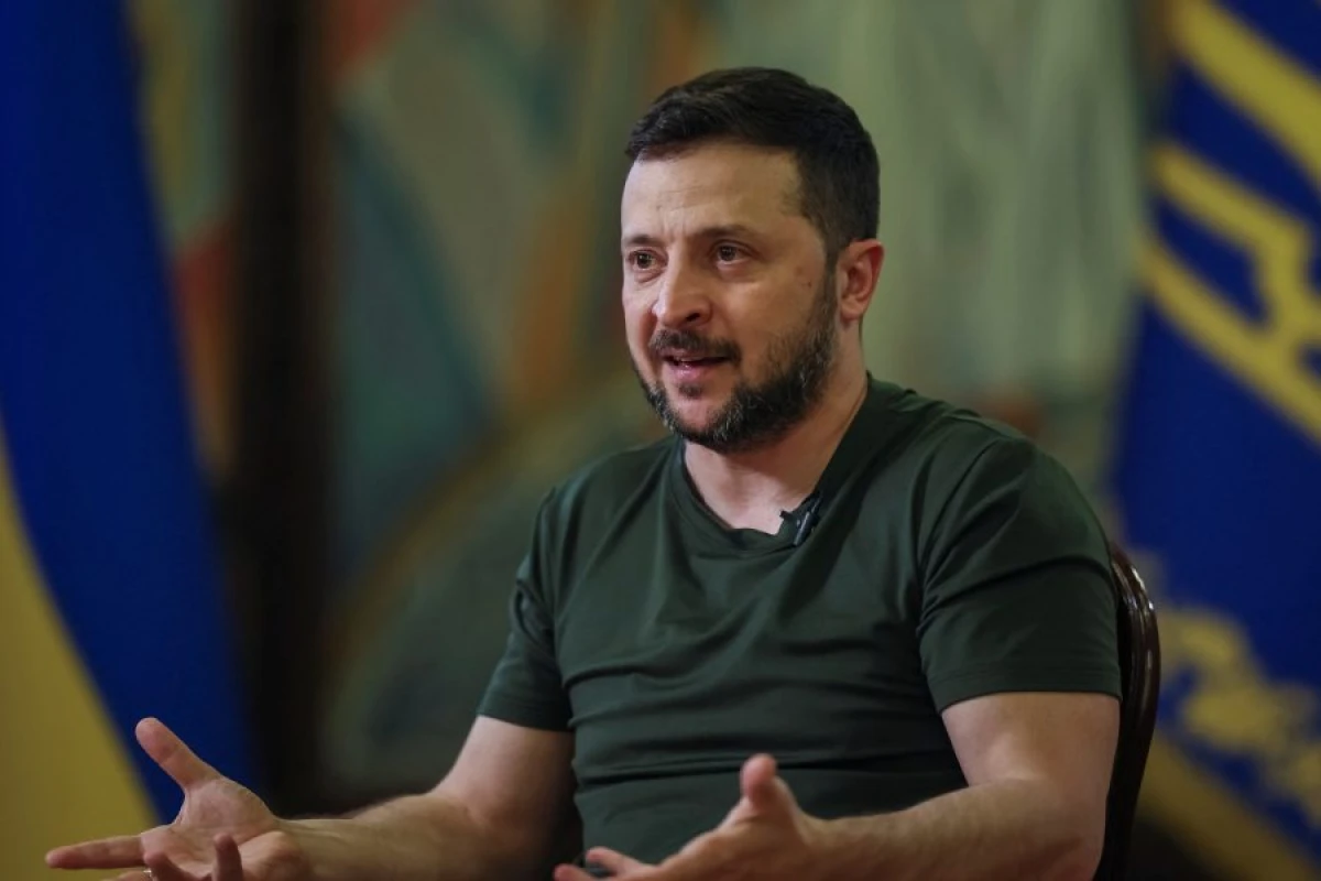 Zelenski: "Rusiya doğum xəstəxanası vurdu"