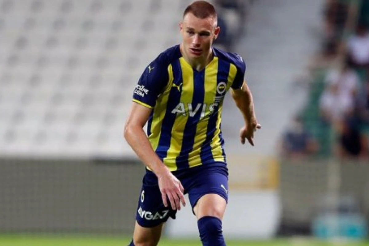 "Fənərbaxça"nın sabiq futbolçusu İstanbula qayıtdı