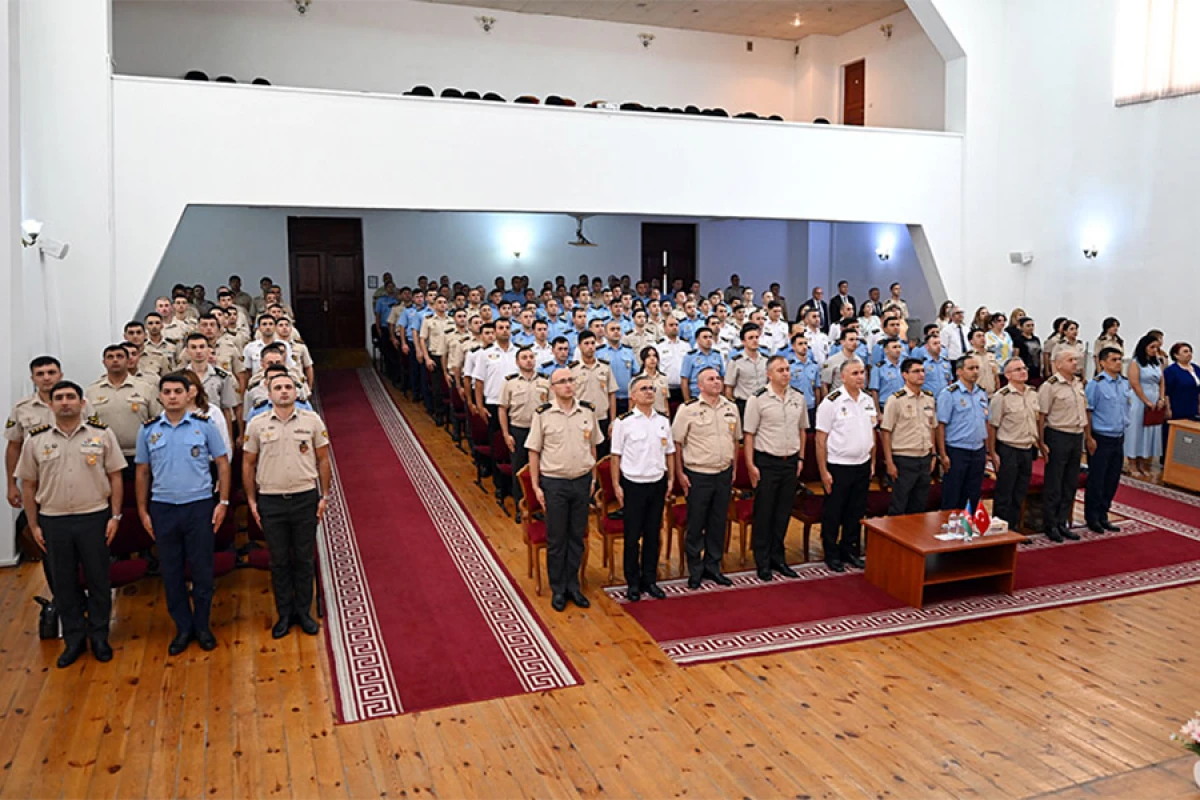 Azərbaycan Ordusunda müxtəlif xarici dillər üzrə təşkil olunmuş kursların buraxılış mərasimi keçirildi